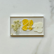 Load image into Gallery viewer, yellow silver floral place cards
